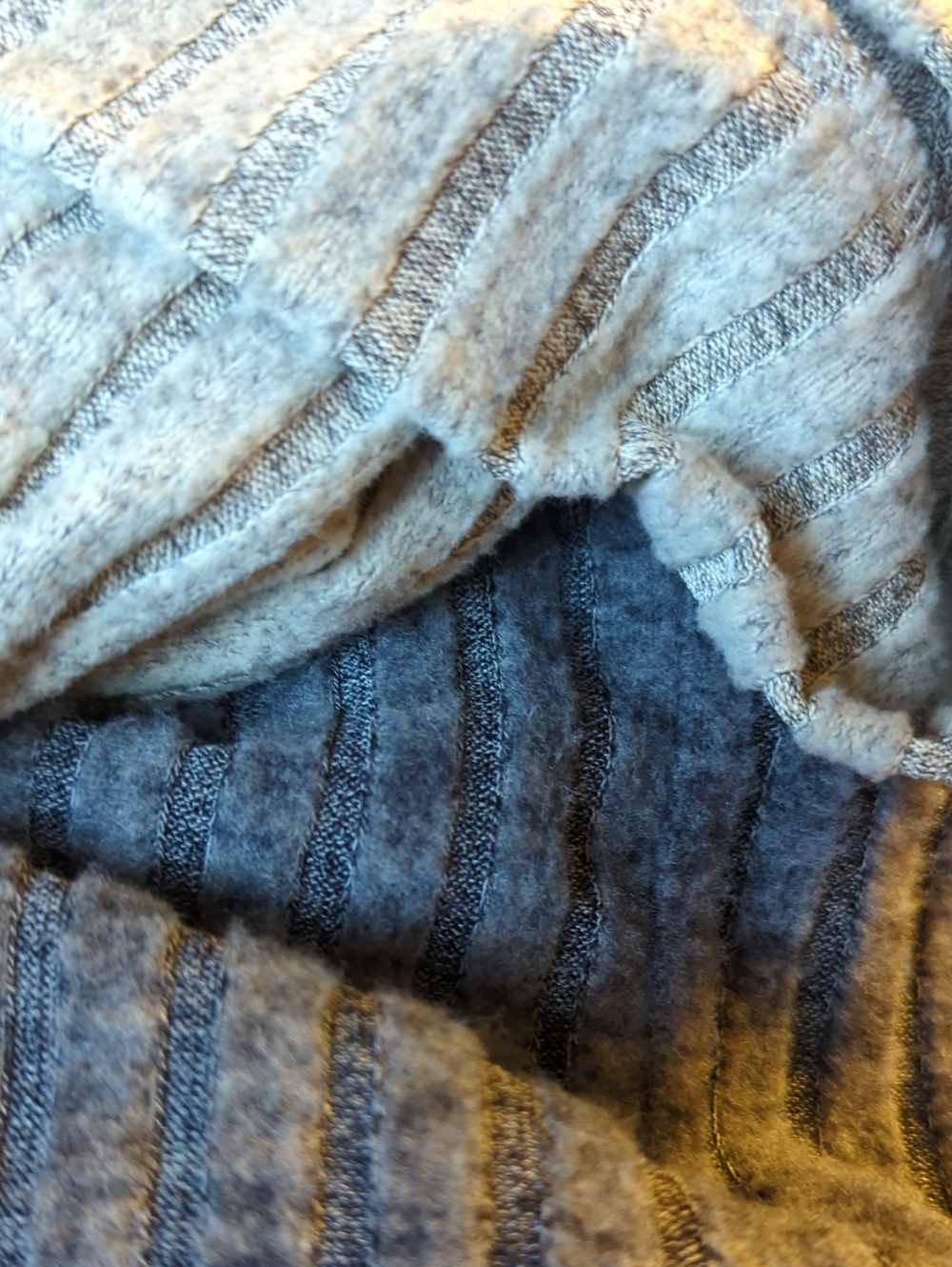 Two Size Medium Open Front Tops - Picture 2 of 3